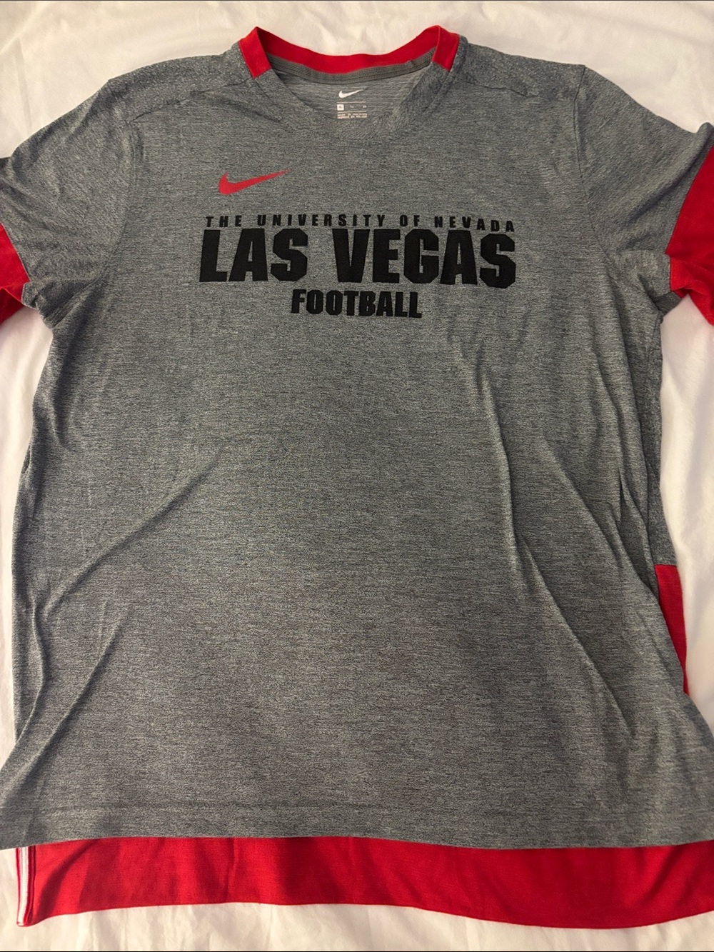U.N.L.V. Rebels Football NIKE UNISEX Shirt - XL🏈